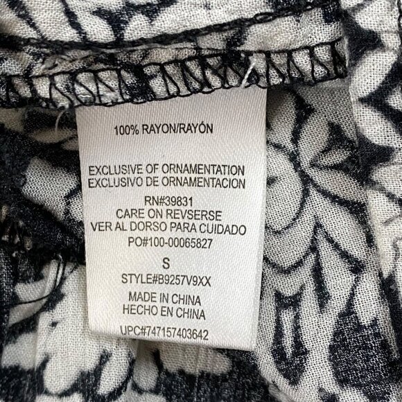 Democracy Blouse Womens Sz S Black/White Floral Ruffle Bell Sleeve Peasant Top - Picture 8 of 9